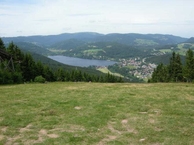 Blick vom Startplatz Richtung Titisee. Aufnahme vom 2012-06-24.