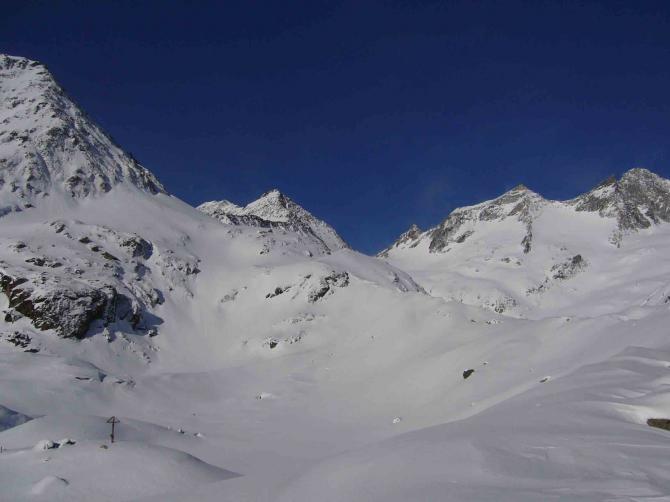 the ski-tour track with the Rostock Eck on the left and the Reggentörl in the middle