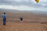 Paragliding Fluggebiet Nordamerika » USA » Utah,the Usual,Blick Richtung SW: gut zu erkennen ist die der ganzen Ridge entlangführende (relativ wenig befahrene) Strasse; dies ist mE auch die beste Landemöglichkeit...
