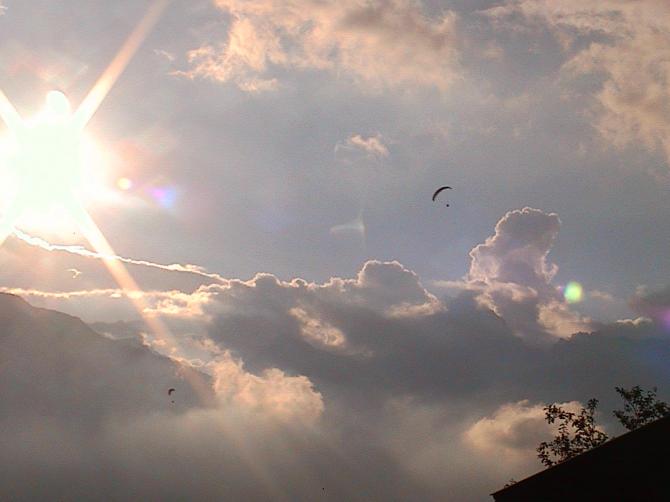 Gleitschirfliegen am OEAV Gästehaus im Montafon