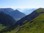 Paragliding Fluggebiet Europa » Österreich » Tirol,Stanser Joch,Nord und Oststart mit Blick auf Weissenbachtal