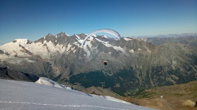 Aussicht kurz nach Start Richtung Westen zum Monte Rosa