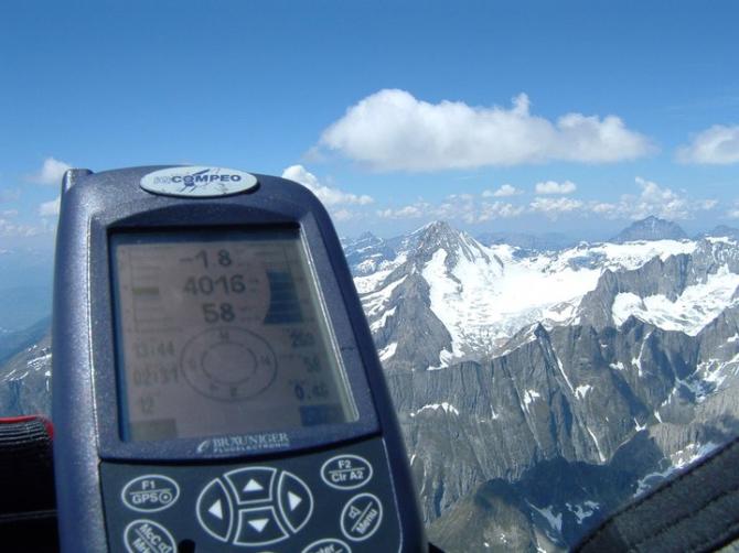 Start Riederalp im Mai,wieder aufgedreht an der Riederfurka.
Auf Strecke im Wallis,geil wars...