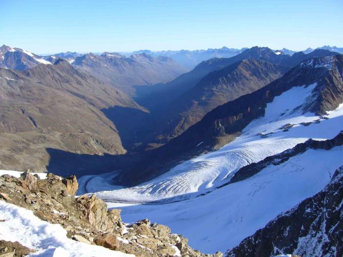 Gipfelblick auf das Ötztal/Aufstieg Richtung Vent - möglichst die Osthänge nutzen, damit es bis Vent reicht