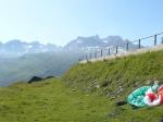 Paragliding Fluggebiet Europa » Schweiz » Wallis,Galenstock,Landung in Tiefenbach neben der Straße - im Hintergrund der vergletscherte Gipfel ist der Galenstock