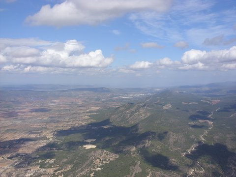 On the way to Biar, looking back at take off.
Further along the valley gets narrower so we have to check groundspeed, not to end up in bottleneck.