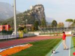 Paragliding Fluggebiet Europa » Italien » Trentino-Südtirol,Monte Stivo bei Arco,Achtung: Calcio ist hier wichtiger als Parapendio. Also bitte die Fussballer nicht bei der Arbeit stören!
