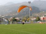 Paragliding Fluggebiet Europa » Italien » Trentino-Südtirol,Monte Stivo bei Arco,Landewiese auf dem grossen Fussballfeld