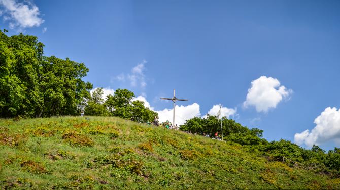 Blick auf den recht kleinen und steilen Startplatz.

Bild: www.openeyephoto.de