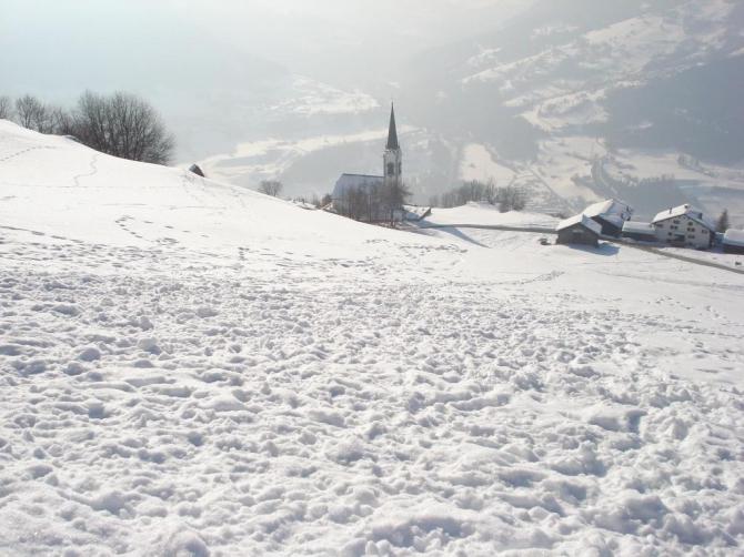 Startplatz Ladir oberhalb Kirche