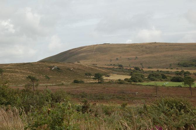 Bild von der Landstrasse auf den Berg. Aufnahme Aug. 2017