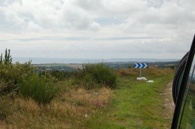 Ausblick in die Gegenrichtung vom Berg zum Meer. Aufn. Aug. 2017