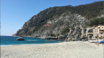 Paragliding Fluggebiet Europa » Italien » Ligurien,Monterosso,Landeplatz im Vordergrund (Sandstrand). Ich musste leider hinterm Hafen notlanden.