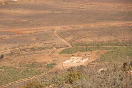Landing field(s) near Auberge.  Land near dirtroad to meet lesser cactuses ...