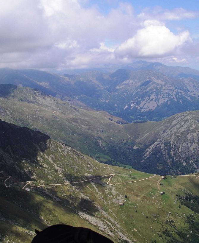 Unterwegs nach Norden, im Blick der Monte Cavallaria (anderes Flugggebiet). Juli 2012, T.Uhlmann