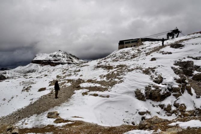 Blick vom Ende der "Startwiese" zurück nach Südosten zur Bergstation und zum Piz Bohe.