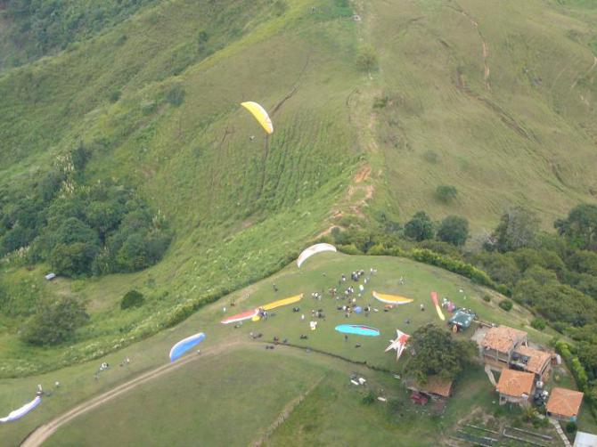 ©parapenteanserma.sportsontheweb.net