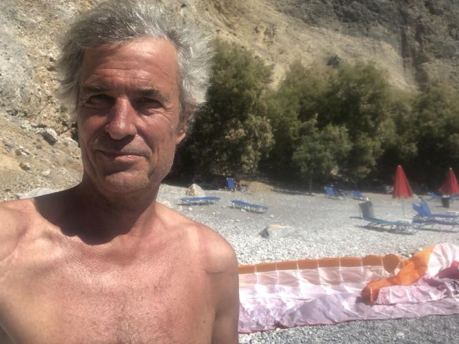 happy landing zwischen den Sonnenliegen - die anwesenden TouristINNen waren ob meines Hereinfliegens etwa so teilnahmslos wie Schafe :-)