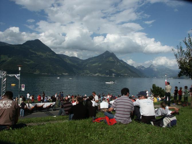 Impressionen Akro-SM 2009 in Beckenried (29.08.09) - begeisterte Zuschauer vor imposanter Kulisse