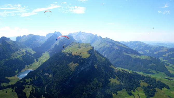Vom Fluggebiet Hoher Kasten hat man einen schönen Blick auf das Alpsteinmassif.