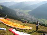 Paragliding Fluggebiet Europa » Schweiz » Graubünden,Davos - Jakobshorn,Der Herbst ermöglicht uns Startplätze abseits der Bergbahnen zu suchen. Wunderschöner Ausblick über Davos.