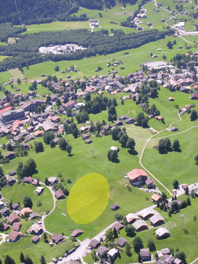 LZ "Bodmi" - in knapp 10min ist man wieder an der Talsation der First-Bahn...
Gut sichtbar die Kabel der First-Bahn! (im Bild rechts der LZ)