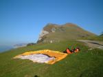 Paragliding Fluggebiet Europa » Schweiz » Nidwalden,Niederbauen - Emmetten,Starplatz Niederbauen neben der Seilbahn / Im Hintergrund der Niederbauen.
Geniesse vorher die tolle Aussicht!