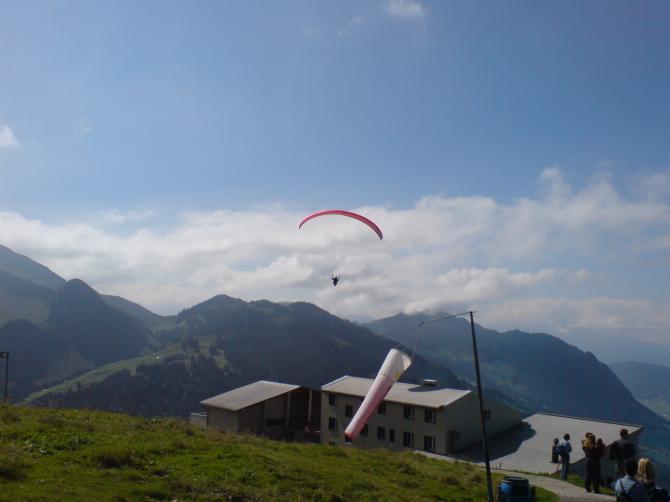 Lande anflug zum startplatz Niederbauen,problemlos.(pilot Vaudee)