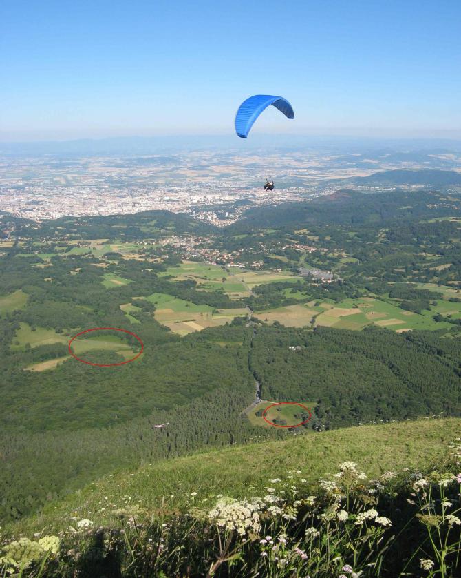 Blick vom SP Nord auf Clermont-Ferrand und die beiden Landeplätze; Juli 2008, T.Uhlmann