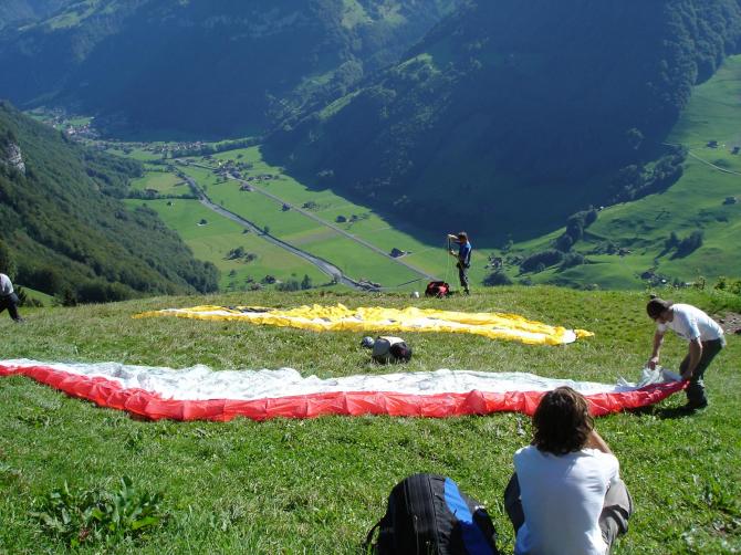 Startplatz Büelen, im Hintergrund Wolfenschiessen