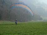 Paragliding Fluggebiet Europa » Schweiz » Nidwalden,Brändlen,Ich mit meinem Ex-Schirm Ozone ProtonGT nach der Landung in Wolfenschiessen