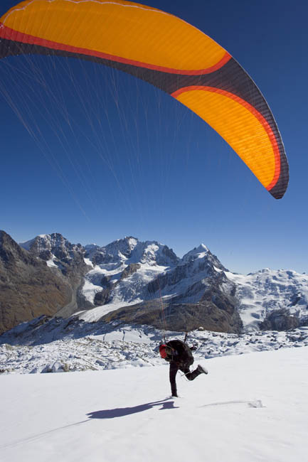 Start am Corvatsch
Im Hintergrund: Morteratsch - Bernina - Rosegg (vlnr)

mit freundlicher Genehmigung
©www.azoom.ch