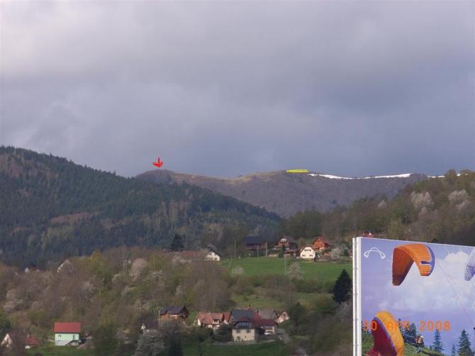 das gelb eingezeichnete ist der startplatz petit drumont
und der rote pfeil zeigt ungefähr wo der gustiberg ist