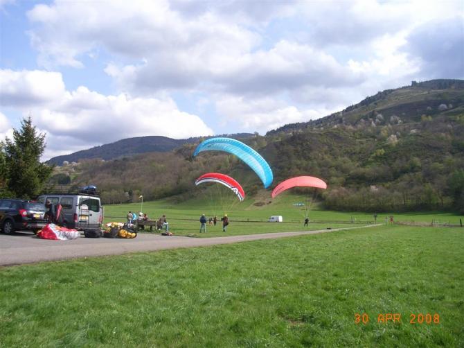 landeplatz am aerotec 
es besteht die möglichkeit von hieraus mit christian zu fahren

0627181411