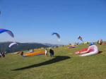 Paragliding Fluggebiet Europa » Norwegen,Åfarnes,Auf dem Treh, hinter dem Startplatz eine riesige Wiese