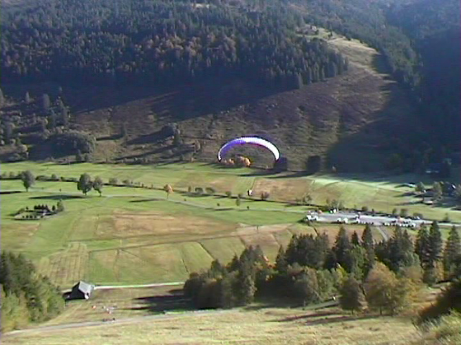 In Menzenschwand haben wir einen 180m Hang und eine 1000m Schleppstrecke für L-,D-, A-,B-,Windenschlepp und Tandemausbildung
