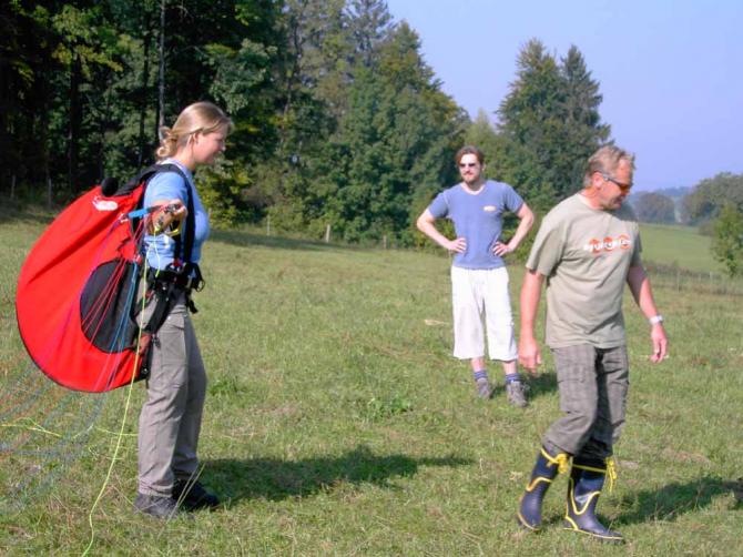 1.Tag L-Schulung in Habach - Begonnen wird mit Laufübungen im flachen Gelände bevor man sich höher arbeitet
