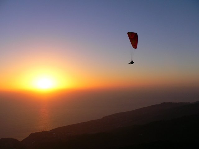 Sonnenuntergangsflug von Rabacal nach Calheta oder Arco da Calheta, traumhaft schön festgehalten, den Urlaub wird man nie vergessen