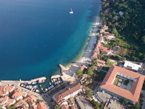 Moscenicka Draga von oben. Am Strand wartet schon das grooße kalte Landebier ...