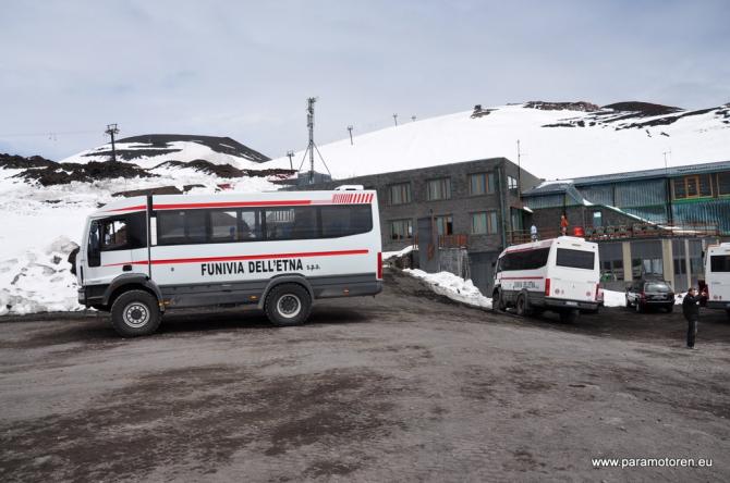 Mittelstation mit Geländebussen
2.500 msl